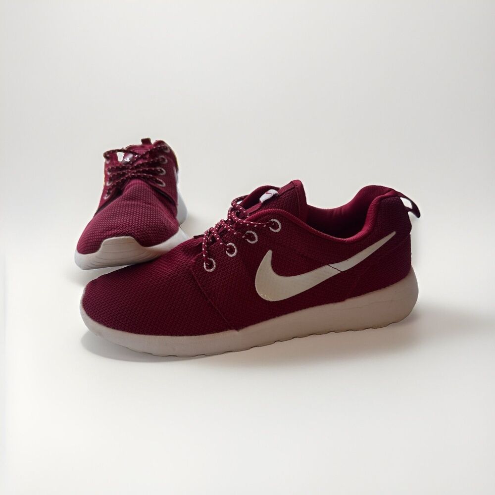 Nike Roshe Run Women's Size 8 Team Red Burgundy White Running Shoes 511881-019